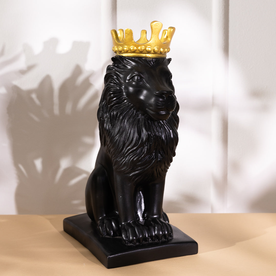 Artistic Nordic Minimalist Regal Lion in Black for Home Decor