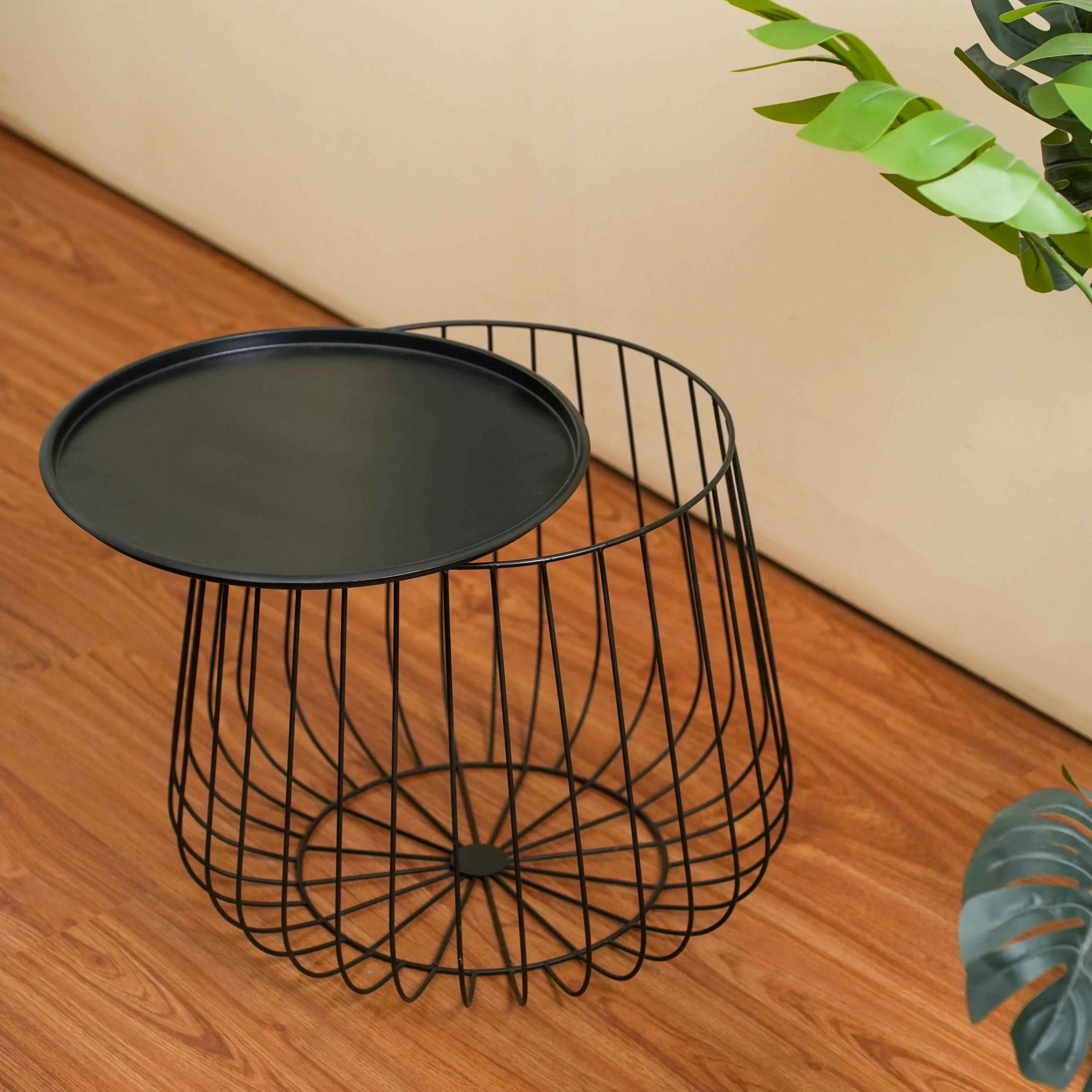 Metal Round Wire Side Table in Black for Living Room and Bedroom
