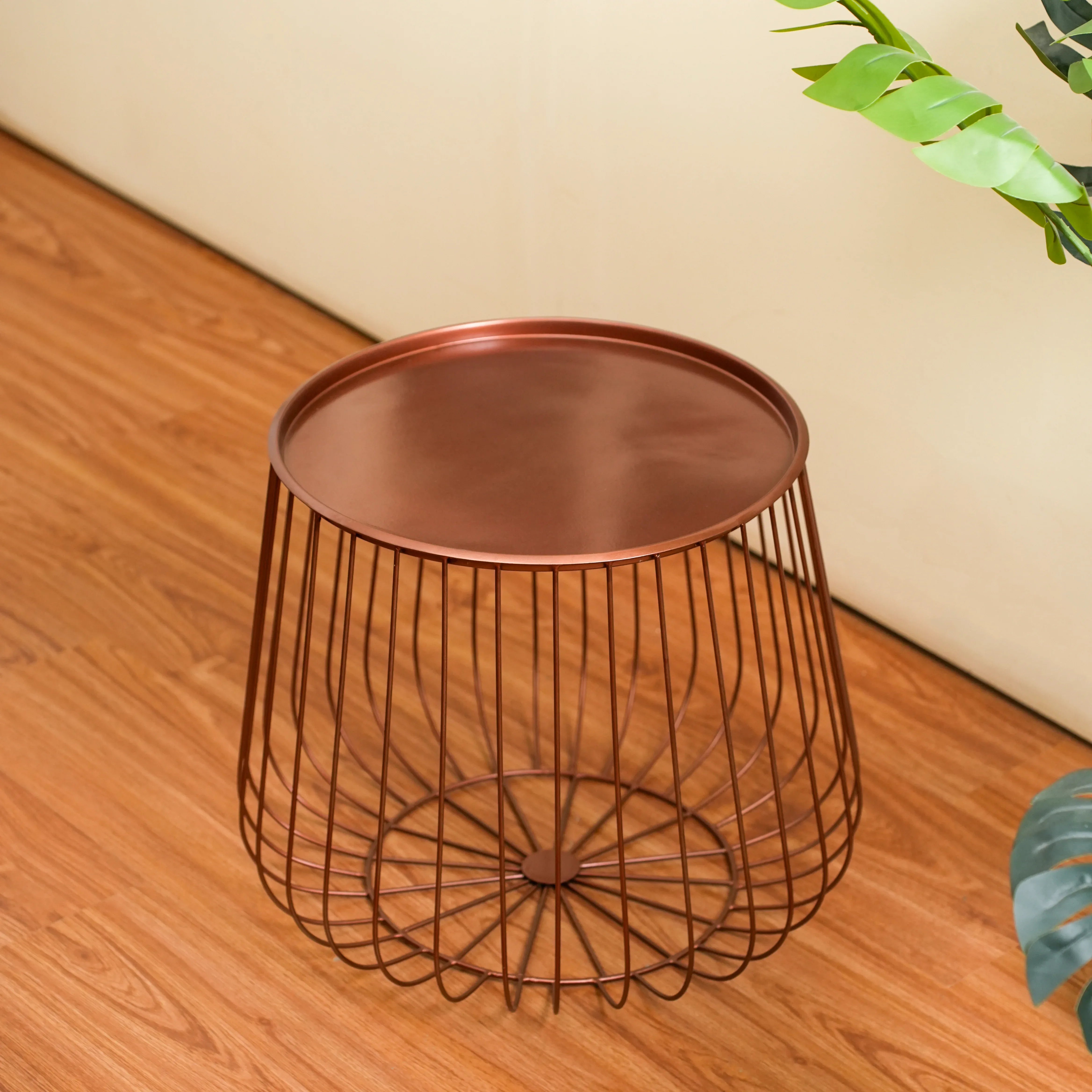 Metal Round Wire Side Table in copper for Home Decor