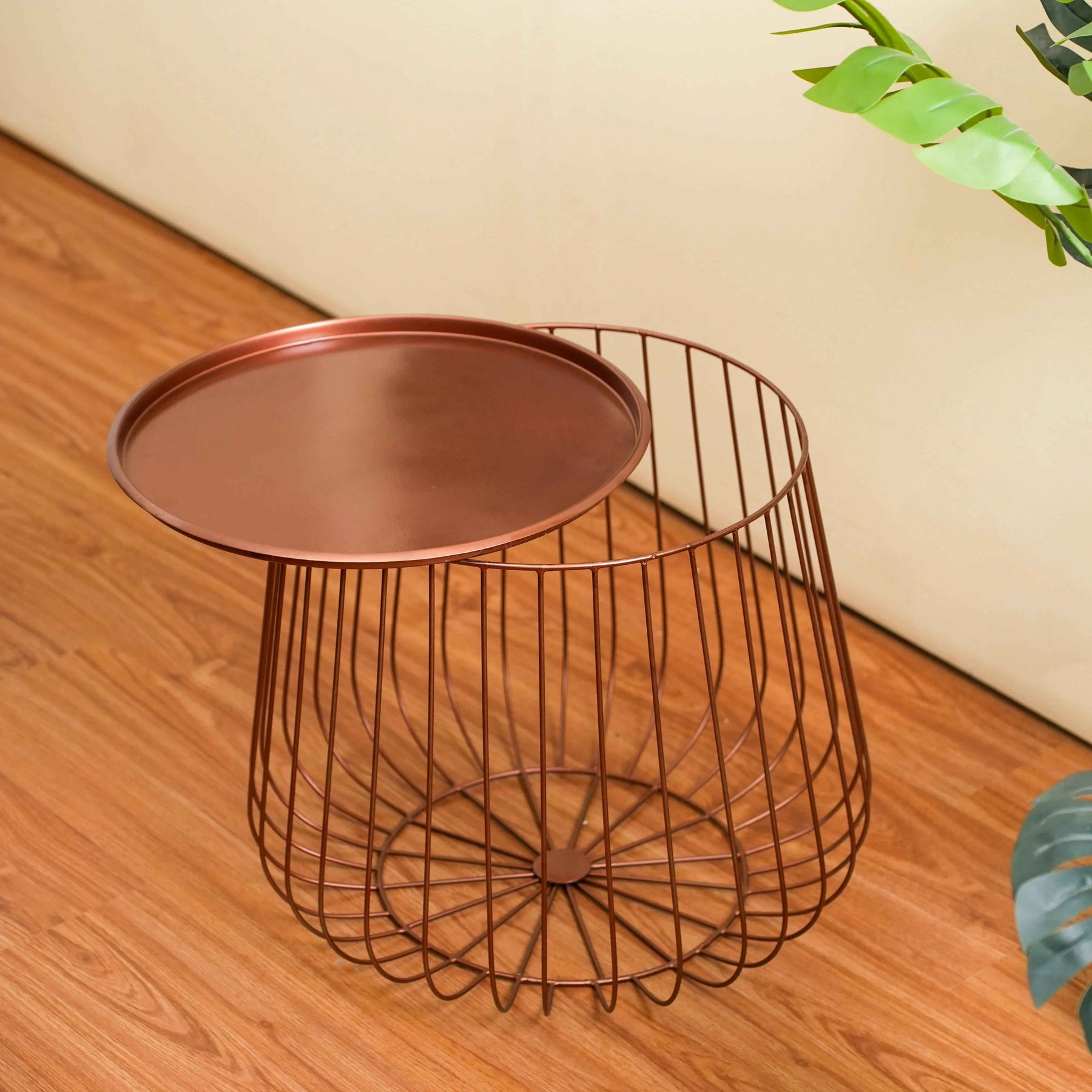 Metal Round Wire Side Table in copper for Home Decor