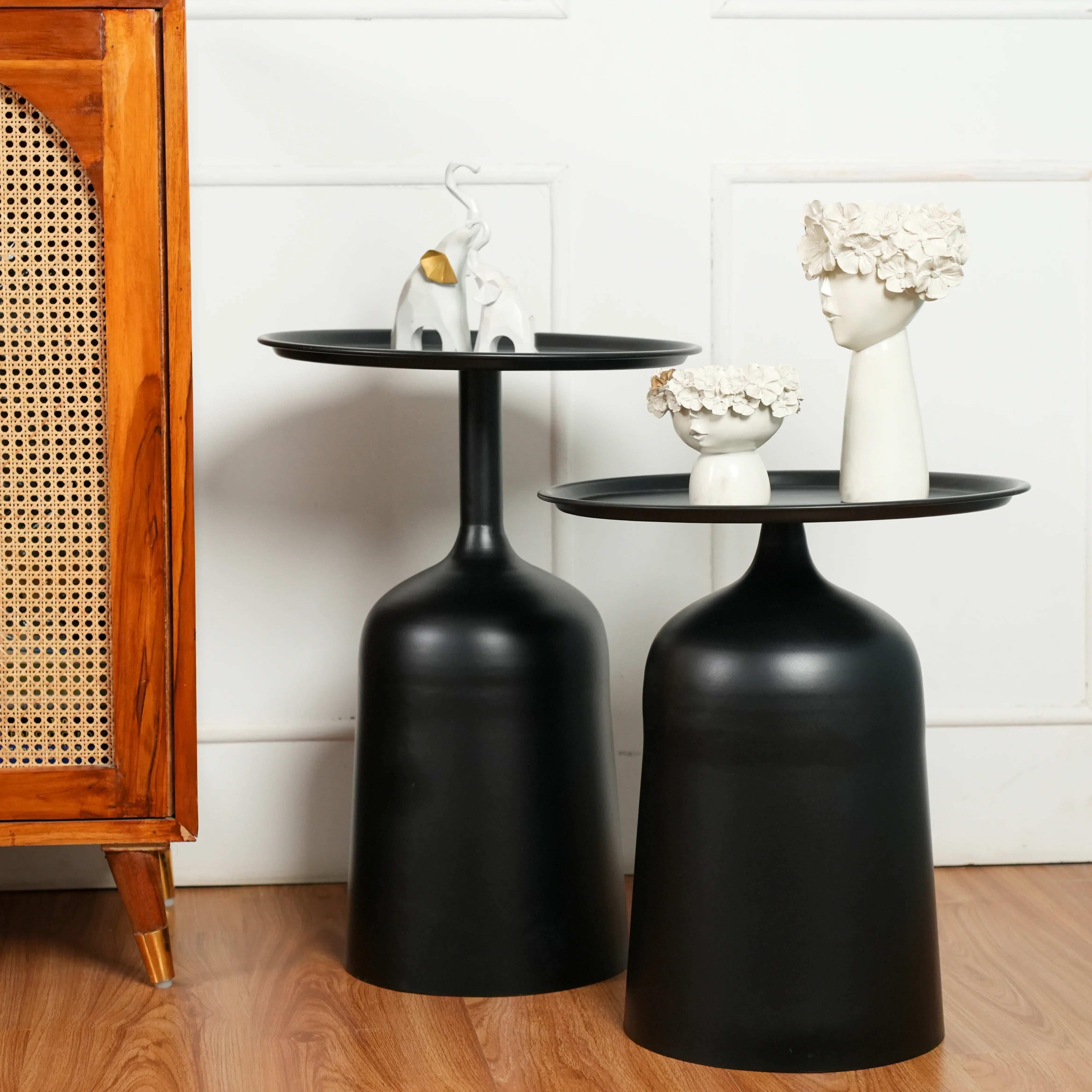 Modern Black Metal Side Table Set of 2 – Round Table for Living Room & Bedroom