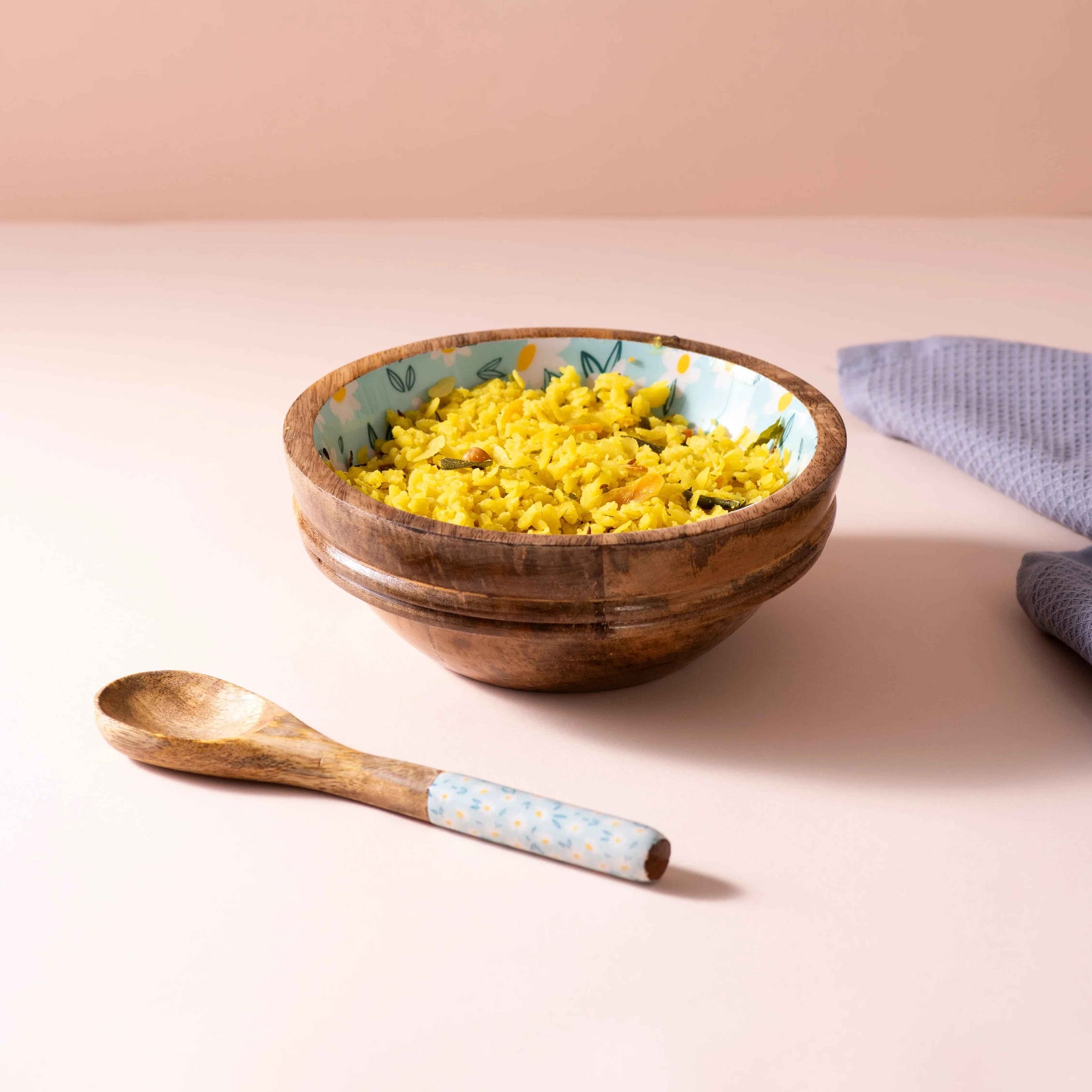 Wooden Serving Bowl with Spoon in Daisy Floral Design
