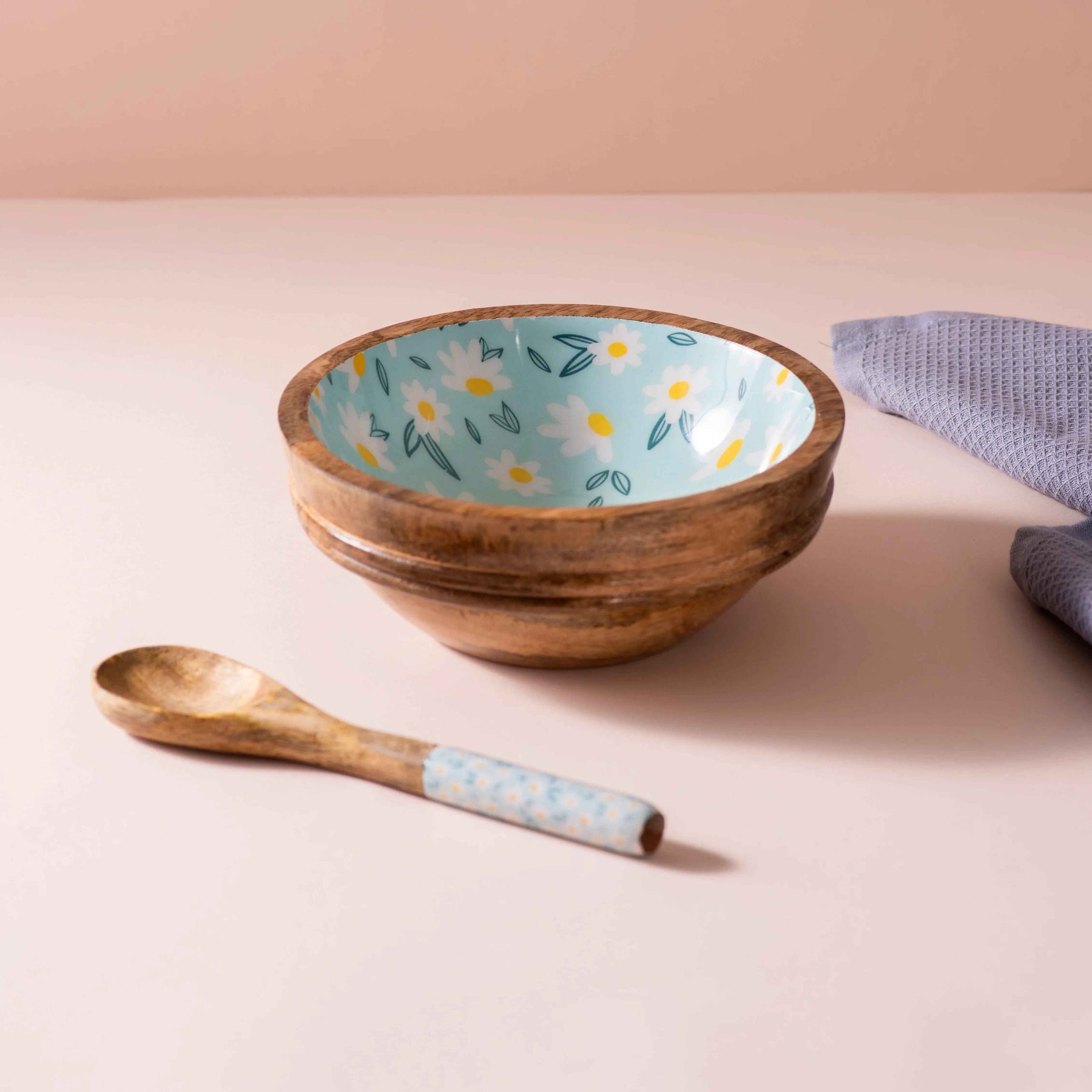 Wooden Serving Bowl with Spoon in Daisy Floral Design