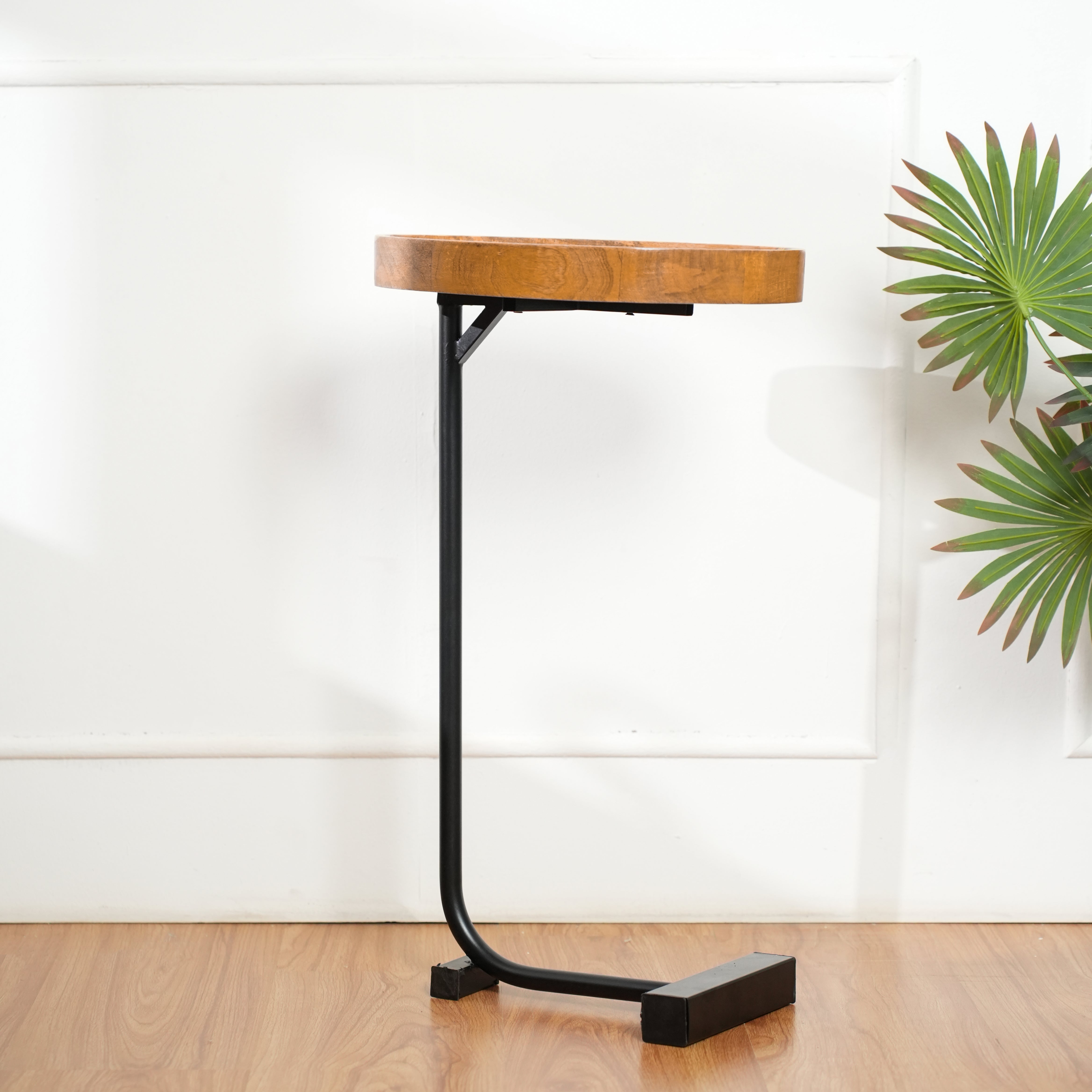 Wooden Tray Top C-Table with Black Metal Base