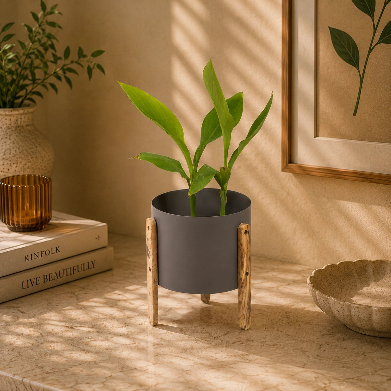 Modern Round Metal Pot with Wooden Stand in Grey