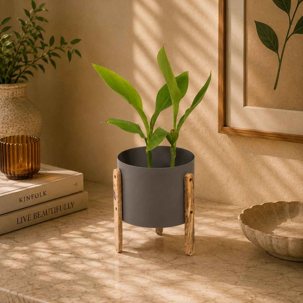 Modern Round Metal Pot with Wooden Stand in Grey